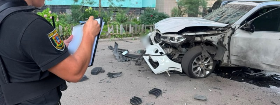 В Одессе во дворе многоэтажки взорвался автомобиль