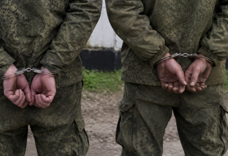 Двум военным рф сообщили о подозрении за похищение гражданского во время боев на Харьковщине