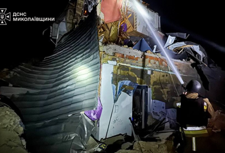 В Николаеве враг повредил жилой дом: пострадала пожилая женщина