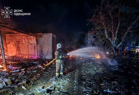 Враг нанес комбинированный удар по Одесщине: поврежден склад и объект энергетики