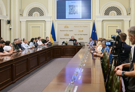 Депутати ВРУ зможуть проводити голосування в укритті під час тривалих повітряних тривог