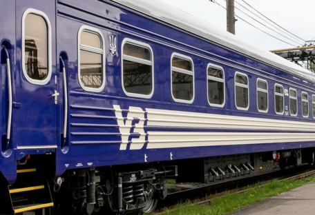 "Укрзалізниця" опровергла попадание в железнодорожную инфраструктуру в центре Киева