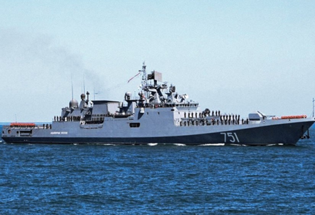 В Новороссийске поражен ракетоноситель "Адмирал Эссен"