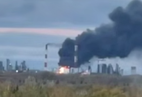 Зеленский подтвердил поражение двух НПЗ и очередного дата-центра в россии