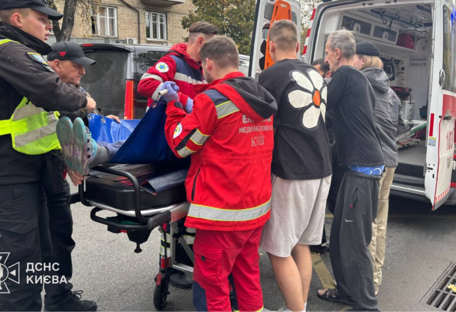 В Киеве до семи человек возросло количество пострадавших в результате падения вражеского дрона