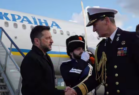 Зеленский прибыл в Нидерланды: с кем он планирует встретиться