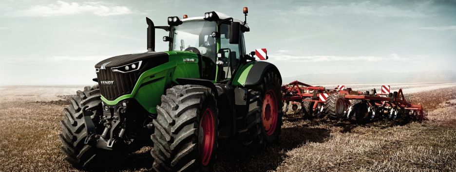 Трактор-новинку испытали на полях Львовской области