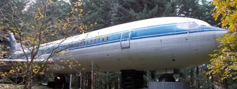 Человек, живущий в самолете