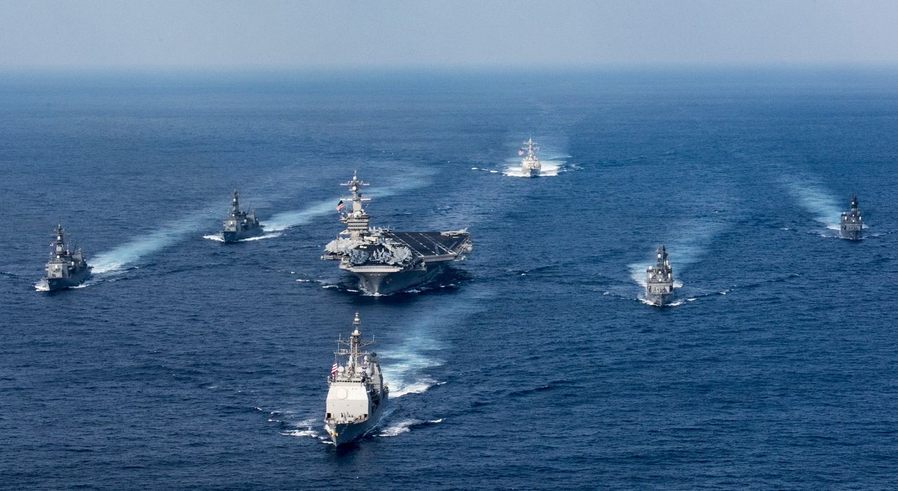 Япония отсылает военные корабли к флоту США вблизи Северной Кореи