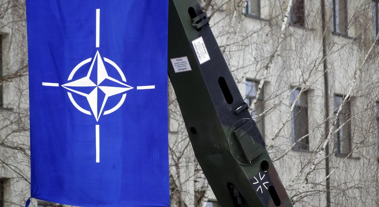 Почему НАТО должно использовать мемы?