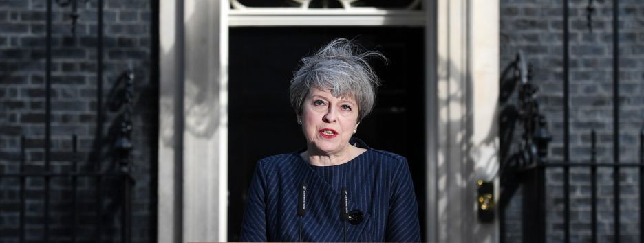 Тонкий расчет Мэй: премьер хочет досрочных выборов