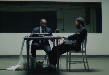 Видео недели: актер Дон Чидл устроил допрос в новом клипе Кендрика