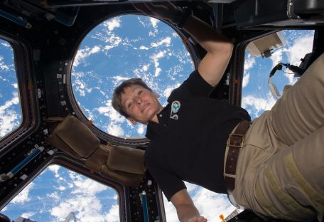 Женщина-астронавт Пегги Уитсон побила рекорд по пребыванию на орбите