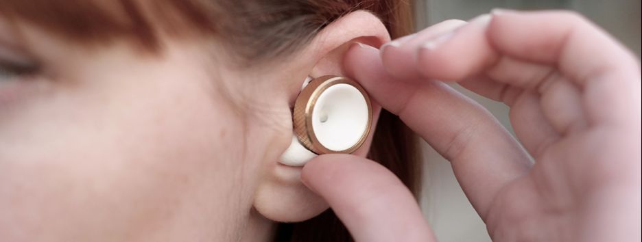 Разработаны наушники, которые спасают от шума окружающей среды