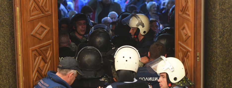 В Македонии - беспорядки из-за избрания спикером албанца