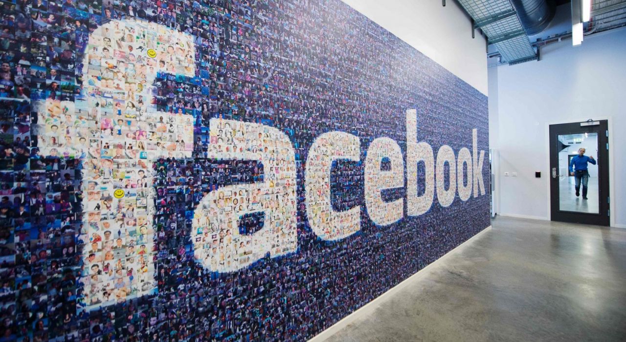 Facebook займется развитием журналистики в соцсети