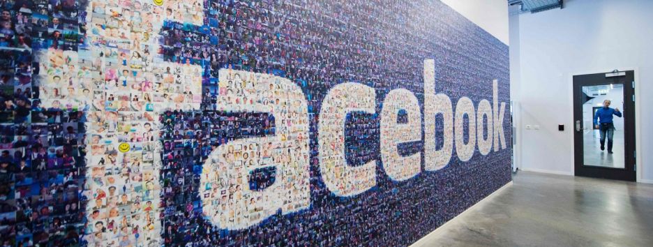 Facebook займется развитием журналистики в соцсети