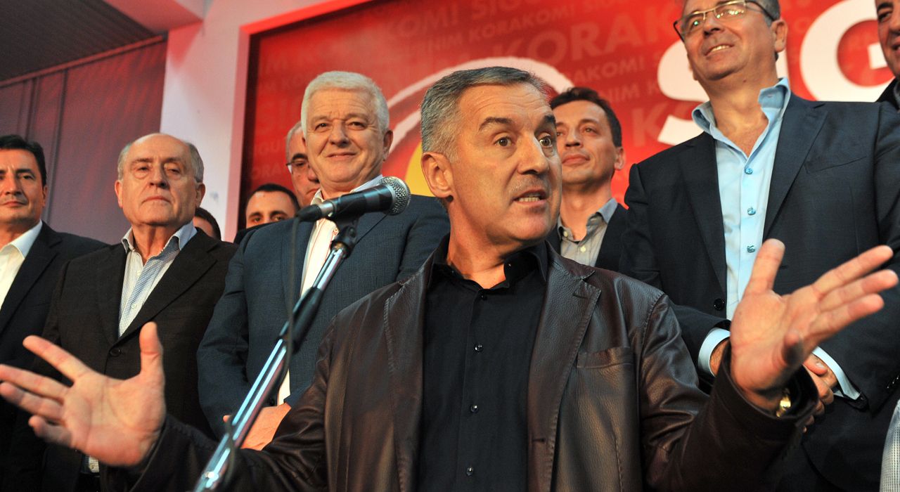 Российский след: премьер Черногории намерен уйти в отставку