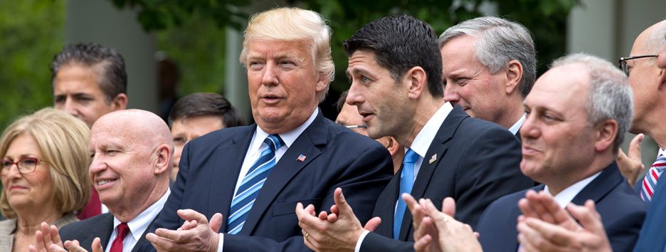 Демонстрируя единство: республиканцы голосуют за отмену Obamacare