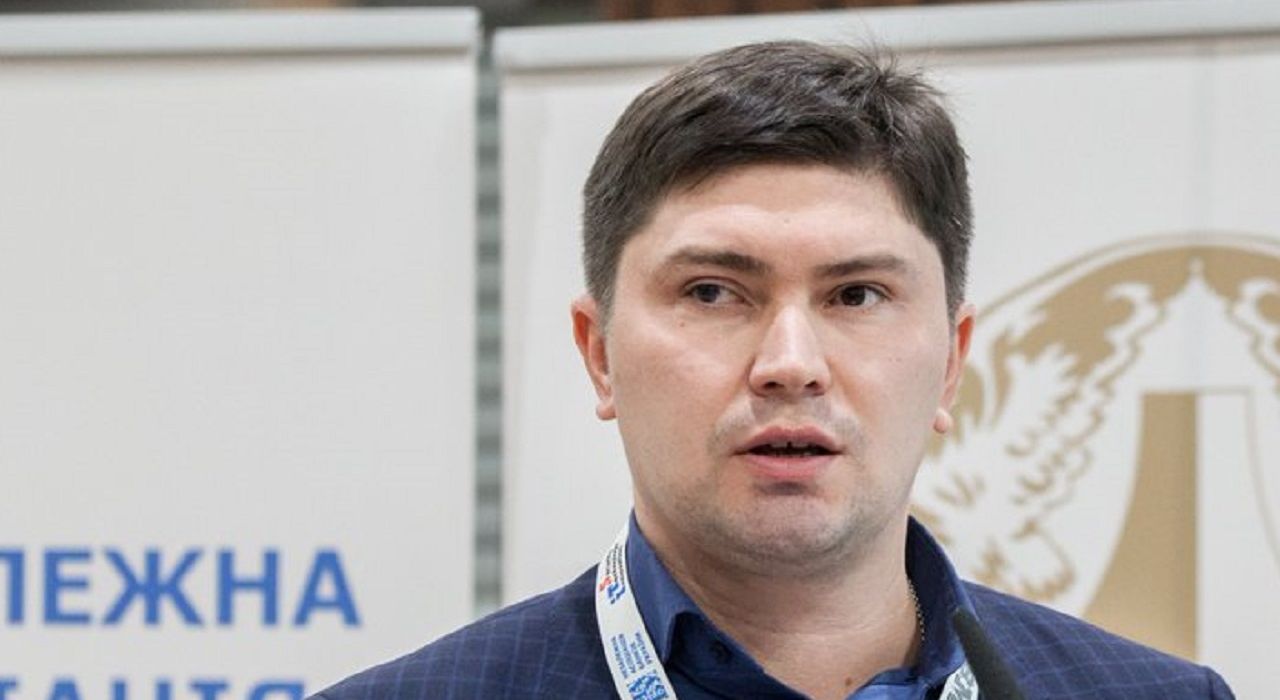 Отстраненный чиновник НБУ за март - апрель заработал 460 тыс. грн