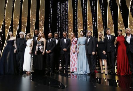 Звездопад на Каннском кинофестивале: актеры перед объективами камер