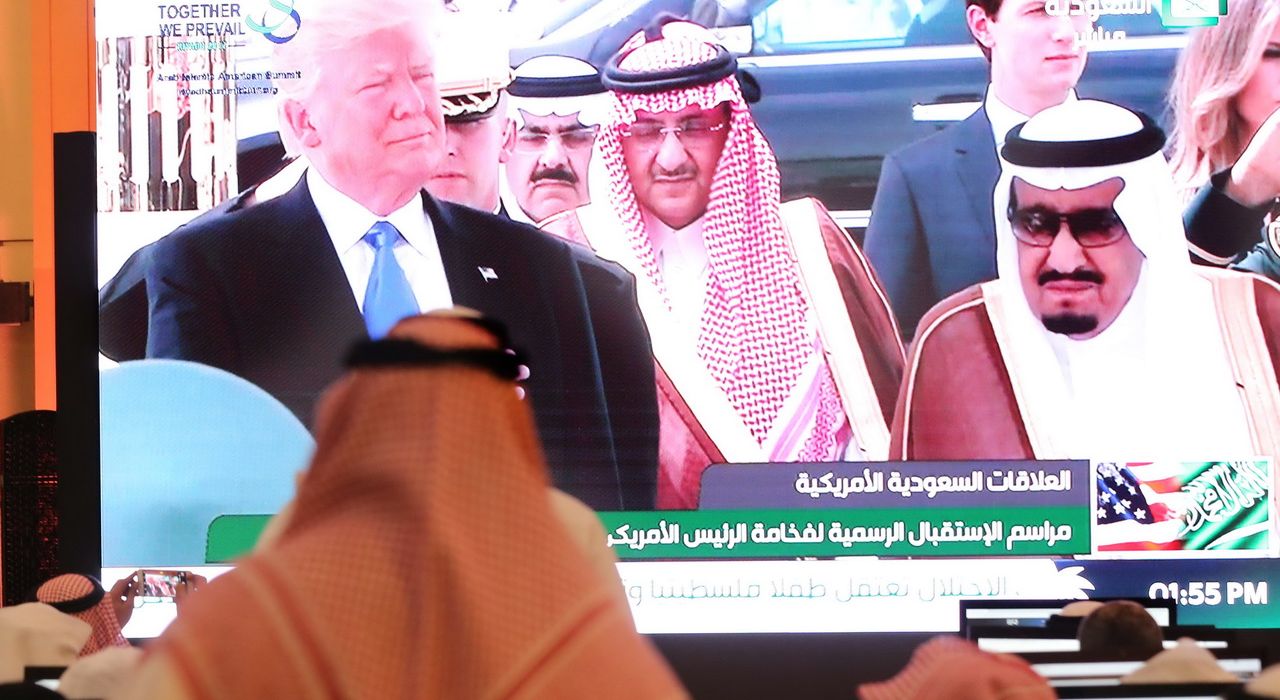 В Конгрессе раскритиковали сделку Трампа с Саудовской Аравией