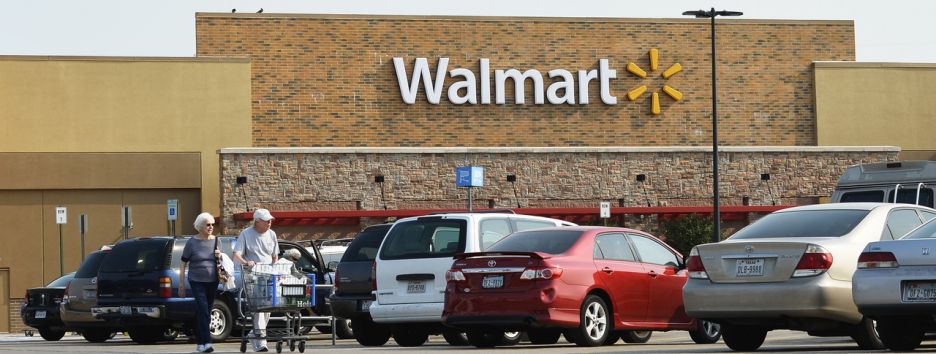 Магазины Wal-Mart просят сотрудников развозить заказы по пути домой