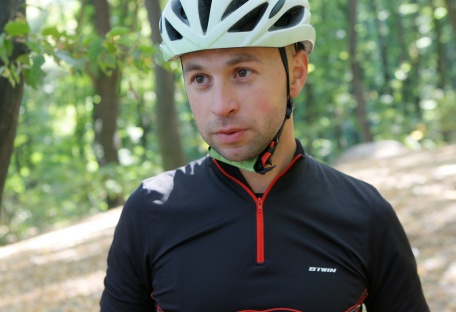 Велоинструктор Дмитрий Васильев  учит выжимать  из себя максимум