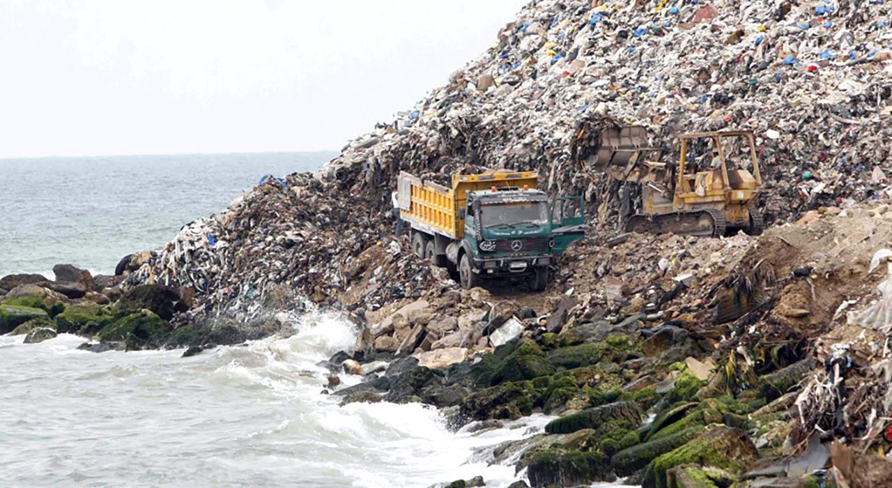 Ливанский мусорный кризис угрожает Средиземноморью