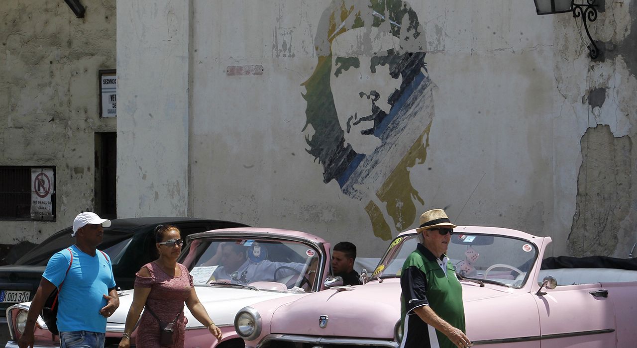 Трамп ужесточает политику по Кубе
