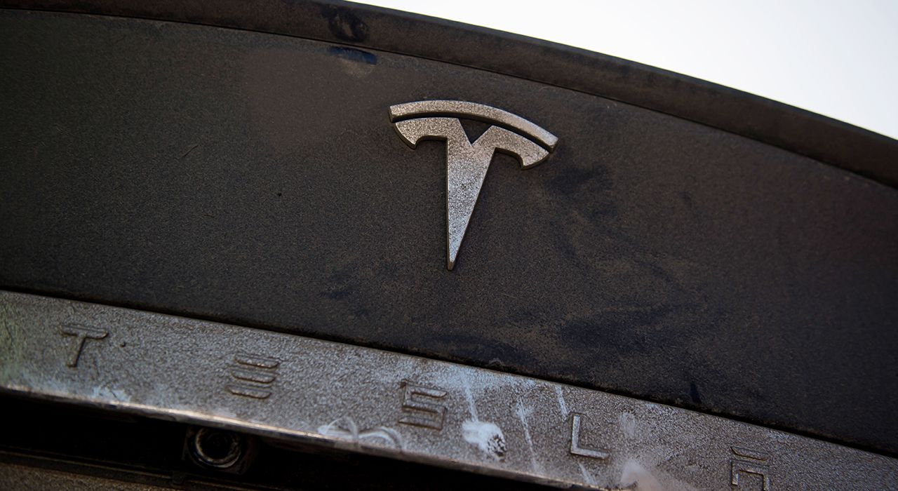 Смерть за рулем Tesla: эксперты назвали причину