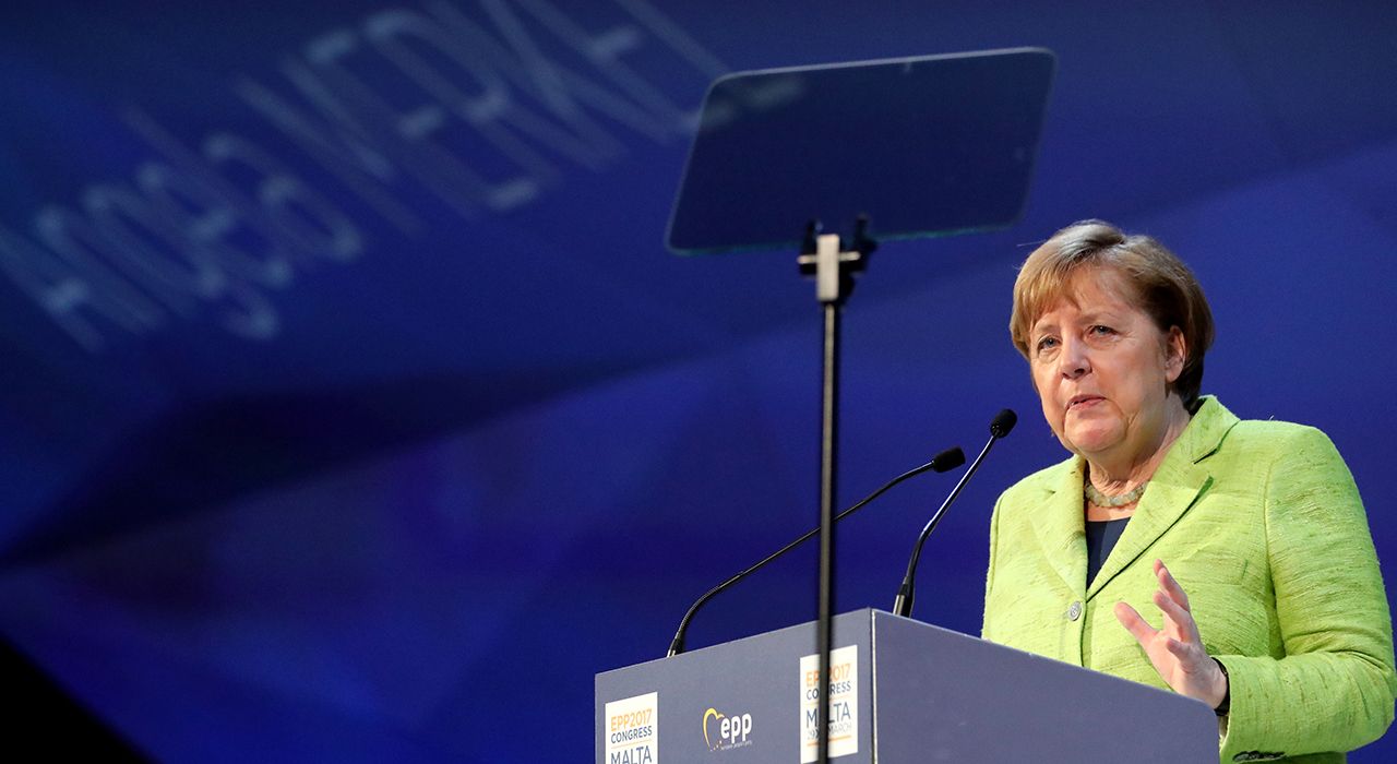 Меркель заигрывает с правыми избирателями