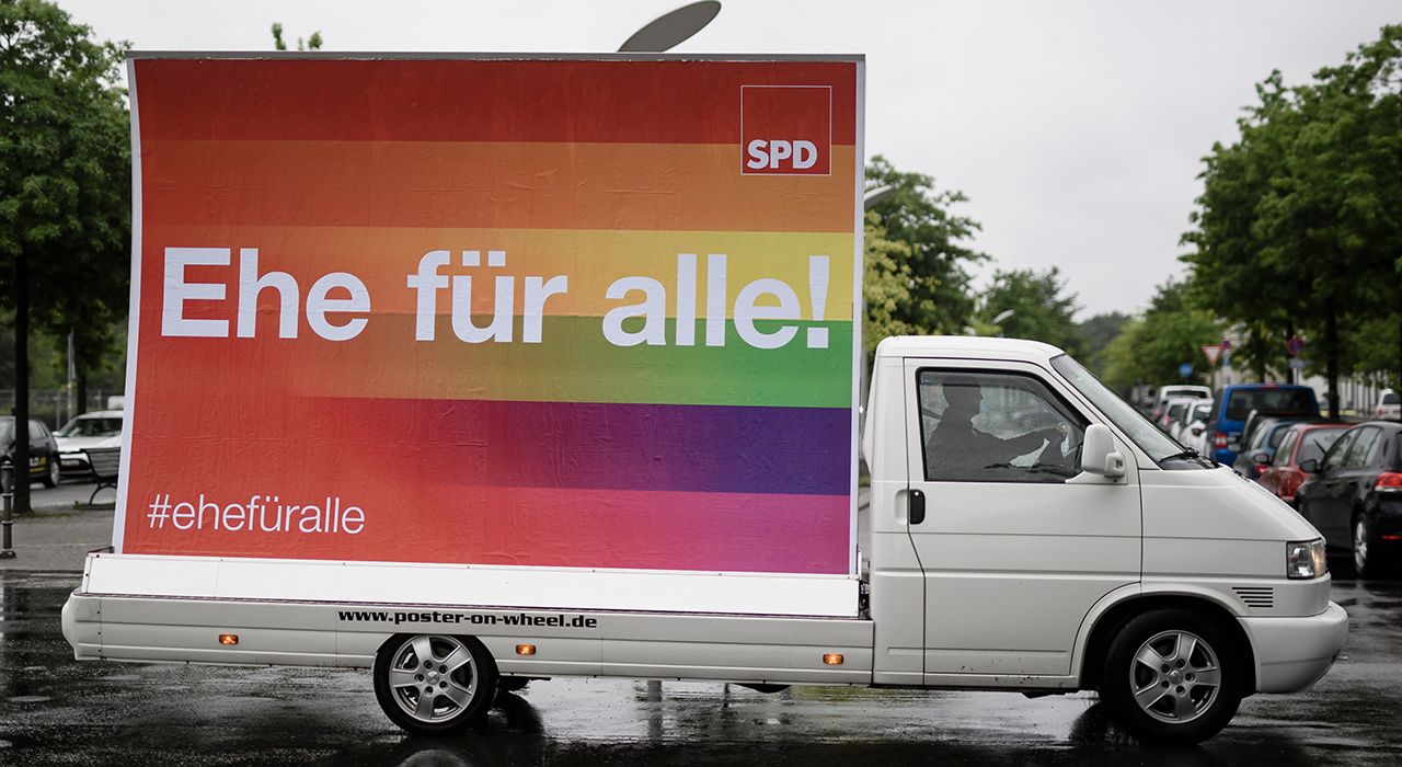 Бундестаг одобрил однополые браки