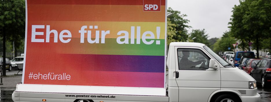 Бундестаг одобрил однополые браки