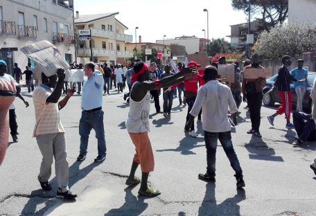 В Италии массово нарушают права мигрантов