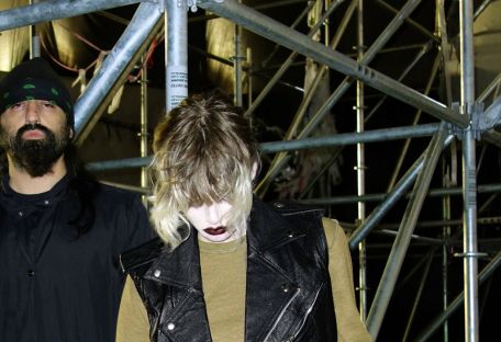 Почему нужно идти на концерт Crystal Castles