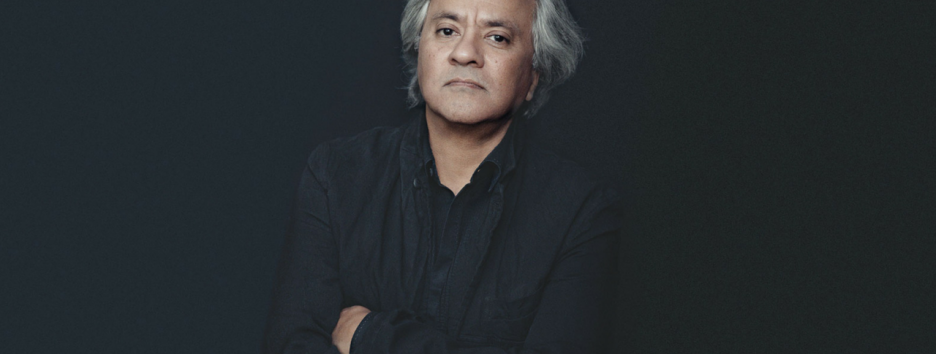 Анишу Капуру запретили покупать меняющие цвет краски