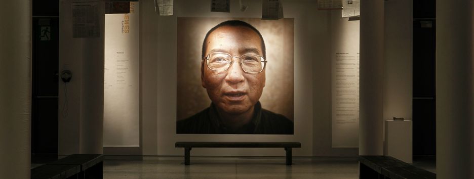 ЕС и Британия просят КНР выпустить диссидента Лю Сяобо на лечение