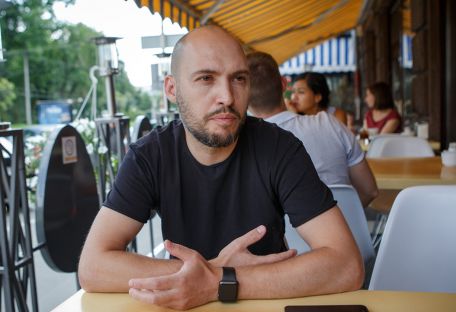 Плохие знаки: как не впасть в депрессию на улицах Киева