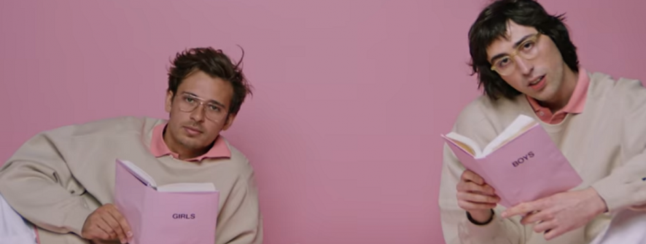 Charli XCX представила видео на песню «Boys»