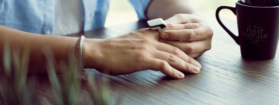 Кольцо Orii превращает палец владельца в гарнитуру для смартфона