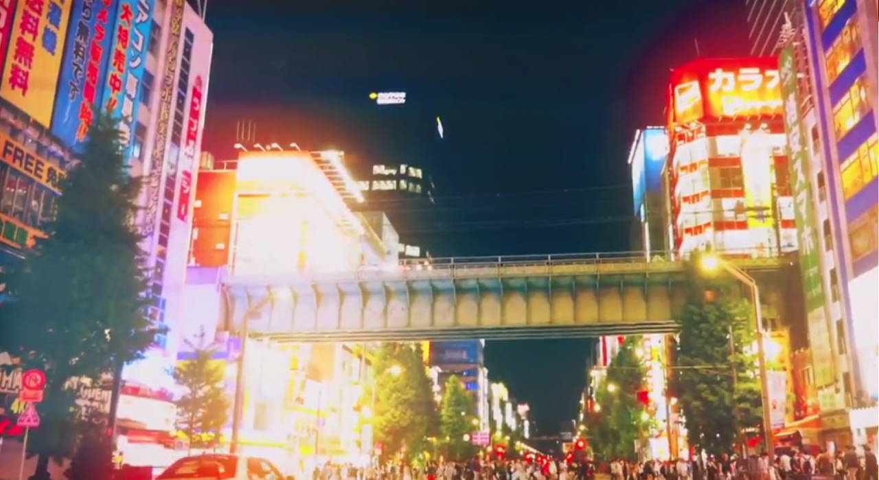 Лоу-фай, неоновые вывески и солнечный Токио в клипе Thundercat