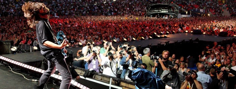 Foo Fighters и Рик Эстли разыграли фанатов, исполнив песню-мем