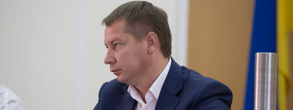 Глава Херсонской ОГА отдал земучасток в аренду сожительнице помощника