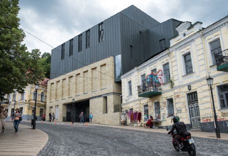 Кличко запретил проводить мероприятия Гогольфеста в Театре на Подоле