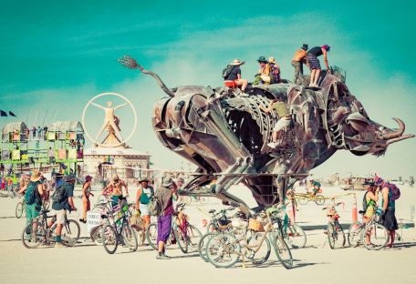 За фестивалем Burning Man можно наблюдать в прямой трансляции