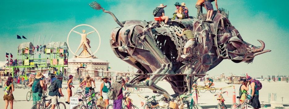 За фестивалем Burning Man можно наблюдать в прямой трансляции