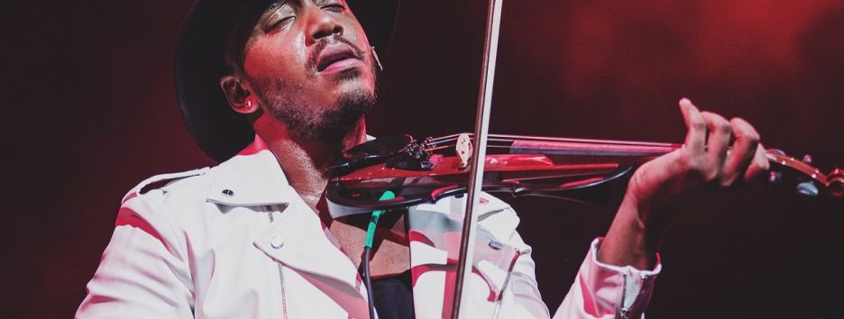 В Киеве выступит всемирно известный скрипач Дамьен Эскобар