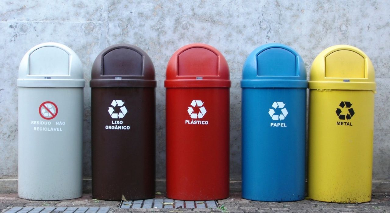 В Индии стартовал конкурс селфи с мусорными контейнерами