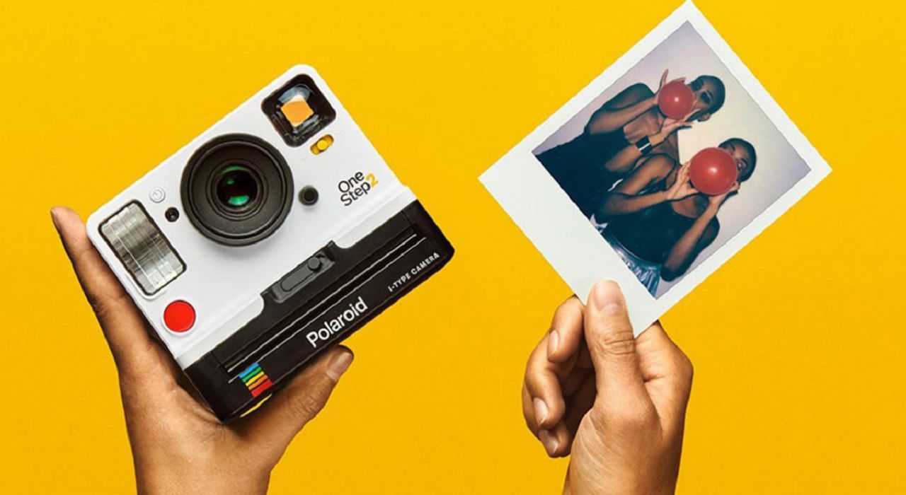 В США возобновляют выпуск камеры Polaroid 1977 года